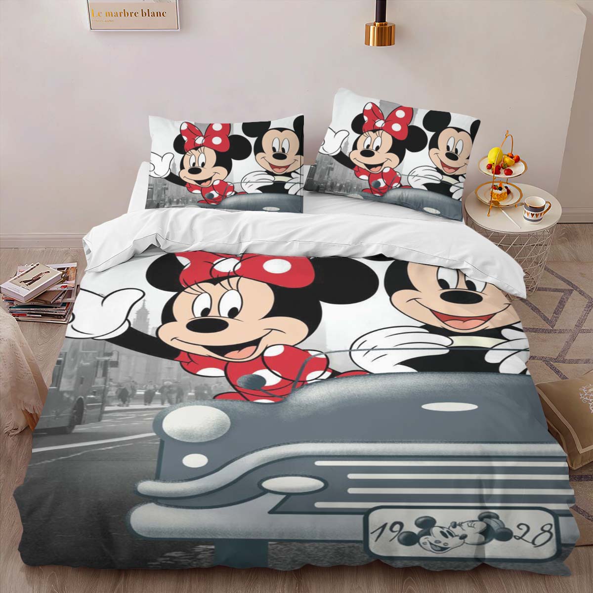 Disney Mickey Mouse and Minnie Mouse in London Duvet Cover 2
