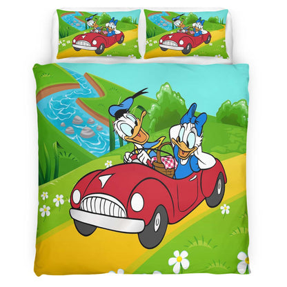 Donald Duck And Daisy Duck Ride Car Picnic Duvet Cover